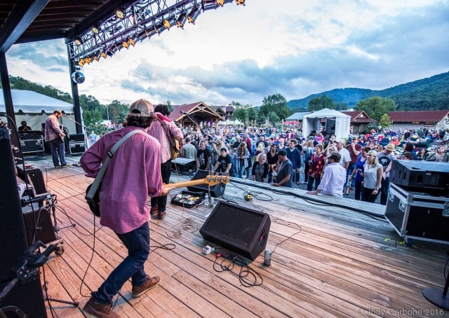 Major and the Monbacks Devils Backbone Hoopla 2016