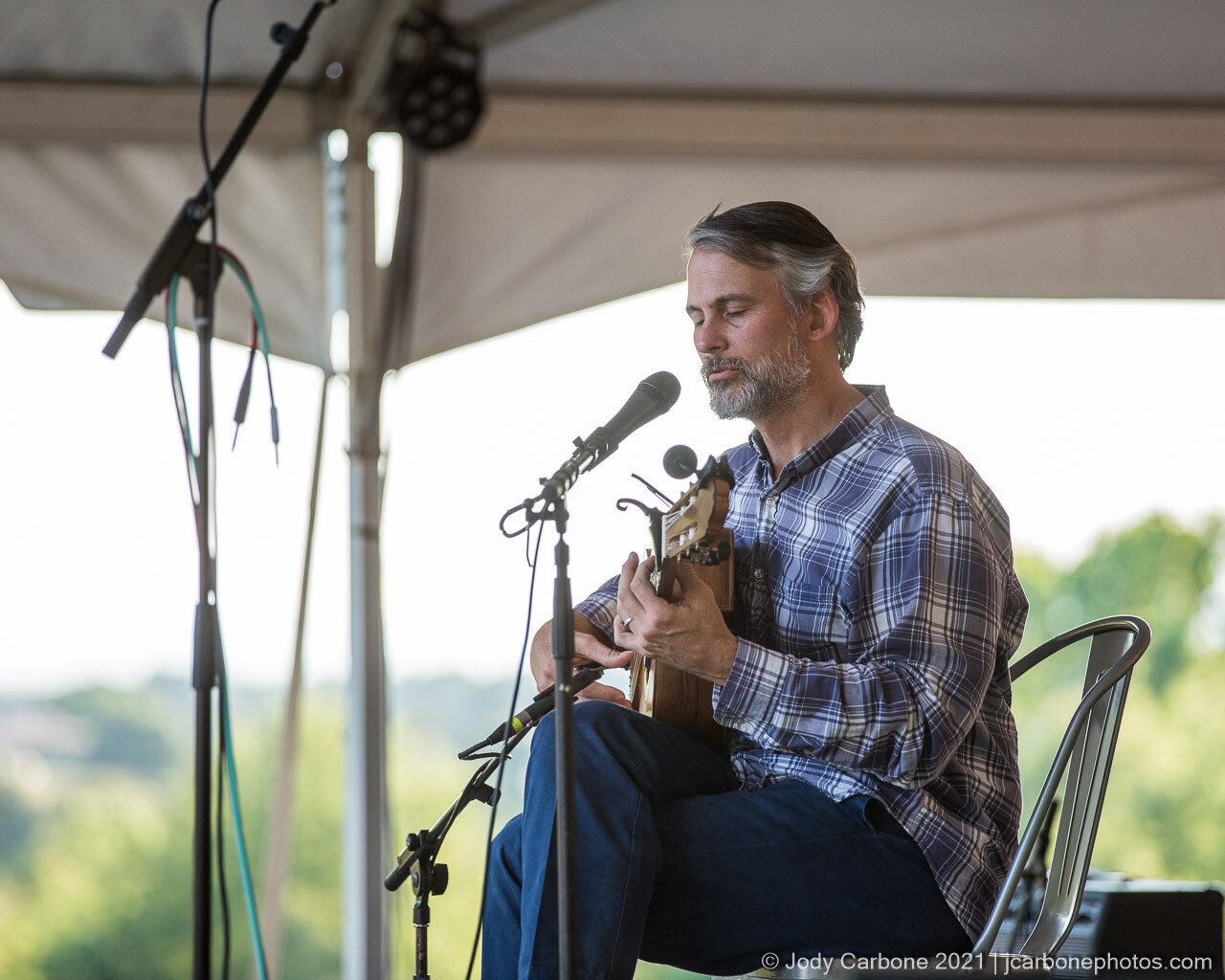 Andrew Winn opens for Everything band at The Festy Chisholm Vineyards
